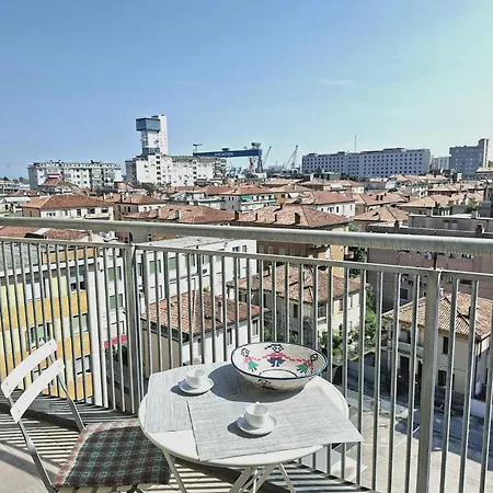 10-min-to-venice Elegant With Terrace Venecia