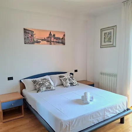 10-min-to-venice Elegant With Terrace Apartamento
